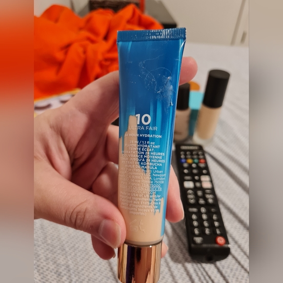 Urban Decay Stay Naked Hydramaniac foundation - Picture 2 of 2